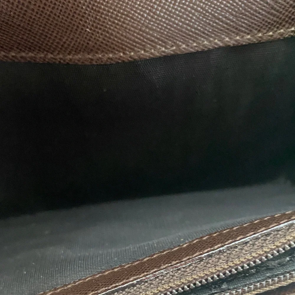 Salvatore Ferragamo Deep brown leather wallet with gold accent - Picture 10 of 16